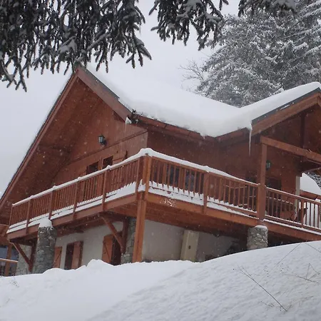 Clementine Chalet Oz