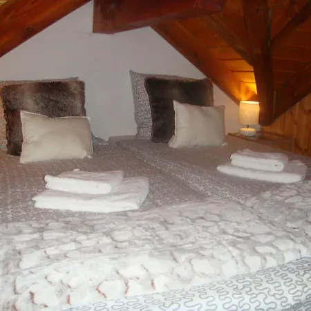 Clementine Chalet Oz